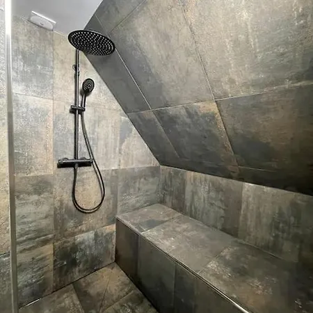 200m2 Avec